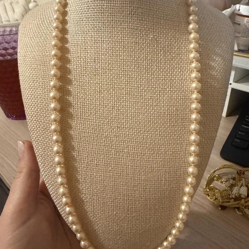 Elegant Cream‎ Pearl Necklace